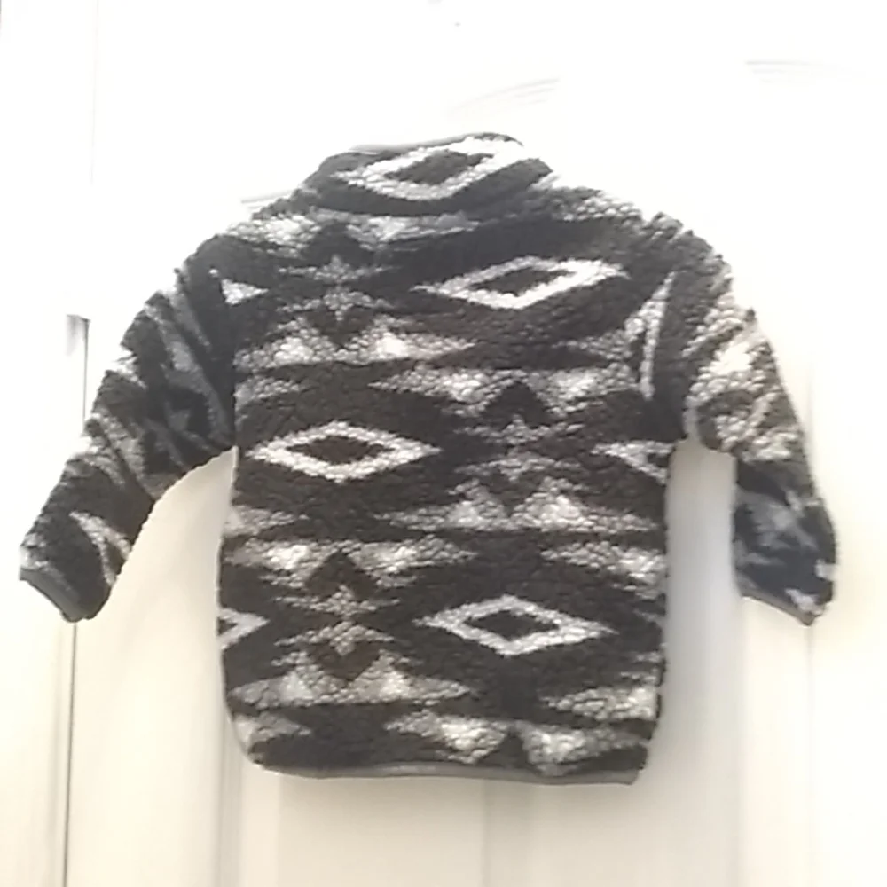 FINAL MARKDOWN Oshkosh b’gosh warm pullover 12 months